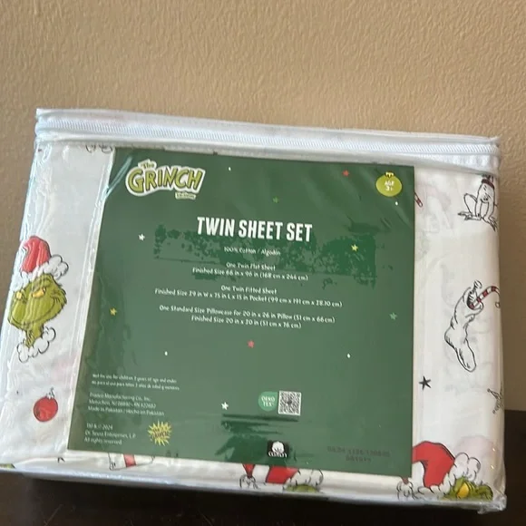 Grinch Twin Sheet Set New Max The Dog Christmas Cotton Wreath Stars Gifts